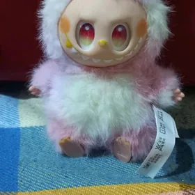 Labubu gurjak мишга