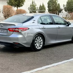 Toyota Camry 2020