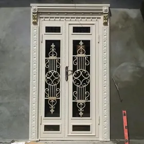 двери межкомнатные и наружные