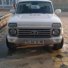 Lada Niva 2010