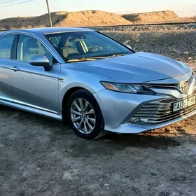 Toyota Camry 2018