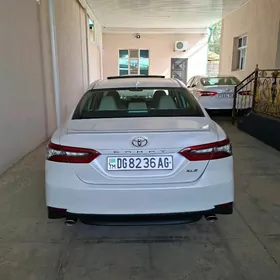 Toyota Camry 2021