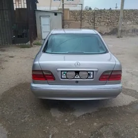 Mercedes-Benz C320 2001