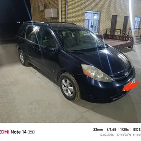 Toyota Sienna 2004