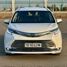 Toyota Sienna 2022