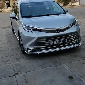 Toyota Sienna 2021