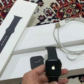 Apple watch 5/44