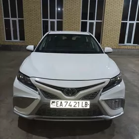 Toyota Camry 2021