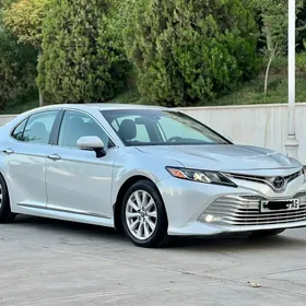 Toyota Camry 2020