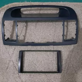 Magnitafon obrisofka Toyota