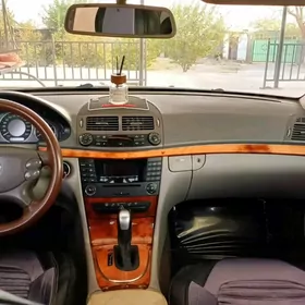 Mercedes-Benz E350 2006