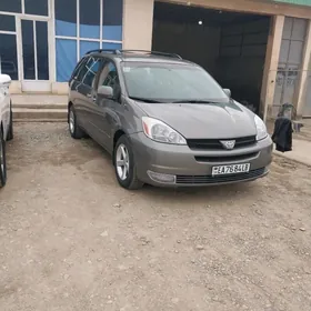 Toyota Sienna 2004