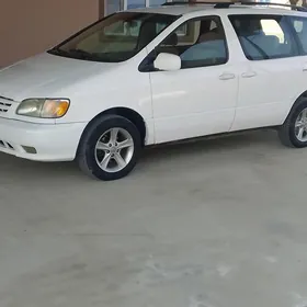 Toyota Sienna 2001