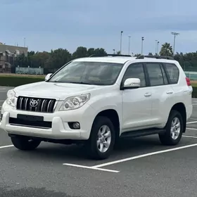 Toyota Land Cruiser Prado 2013