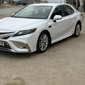 Toyota Camry 2021