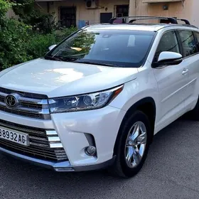 Toyota Highlander 2018