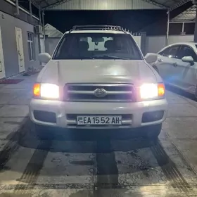 Nissan Pathfinder 2000