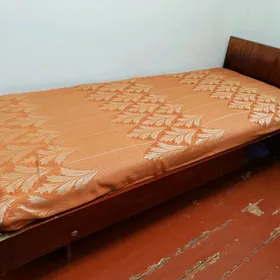 Продаётся кровать