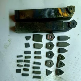 Резец /rezec/токарный