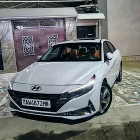 Hyundai Elantra 2022
