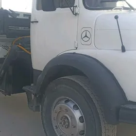 Mercedes-Benz ACTROS 3331 1989