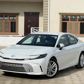 Toyota Camry 2025