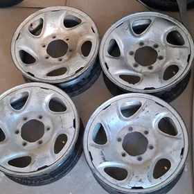 Hilux 16lyk demir diska