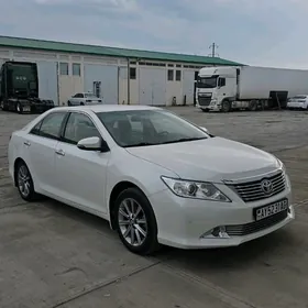 Toyota Camry 2014