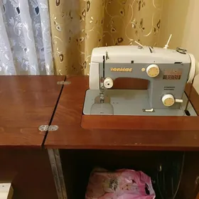 Швейная машина