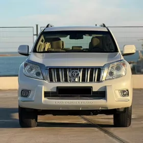 Toyota Land Cruiser Prado 2013