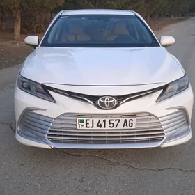 Toyota Camry 2021