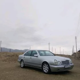 Mercedes-Benz E320 1998