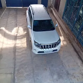 Toyota Land Cruiser Prado 2013