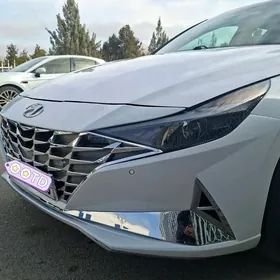 Hyundai Elantra 2021