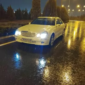 Mercedes-Benz E350 2005