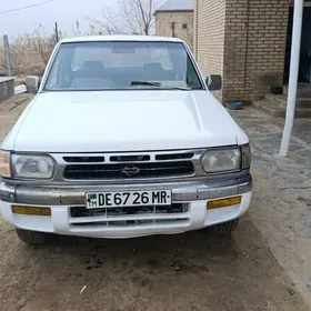 Nissan Navara 1993