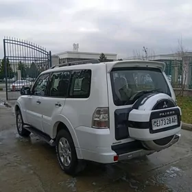 Mitsubishi Pajero 2009