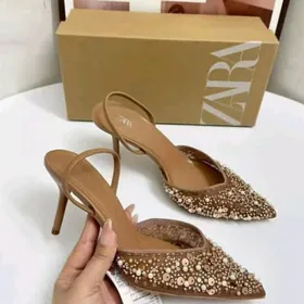 Продаются новые босоножки