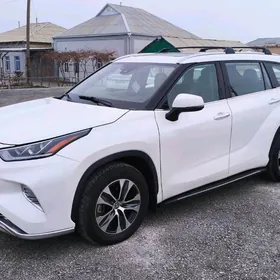 Toyota Highlander 2020