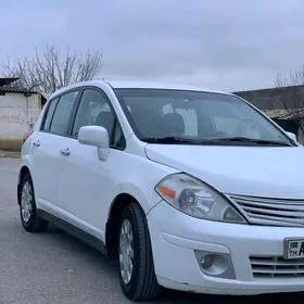 Nissan Versa 2012