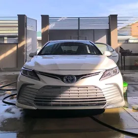 Toyota Camry 2021