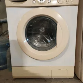 Стиральная машина "LG"