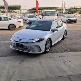 Toyota Camry 2025