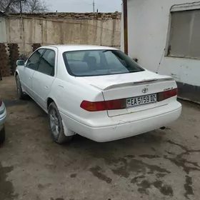 Toyota Camry 2000