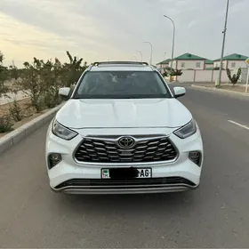 Toyota Highlander 2022