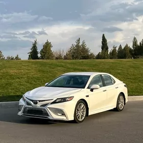 Toyota Camry 2021