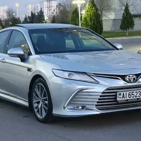 Toyota Camry 2018