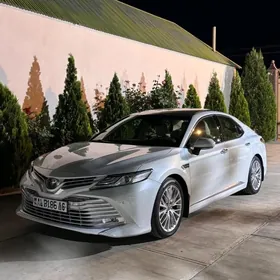 Toyota Camry 2018