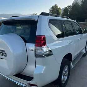 Toyota Land Cruiser Prado 2011