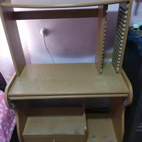 Компьютерный стол,гладилка